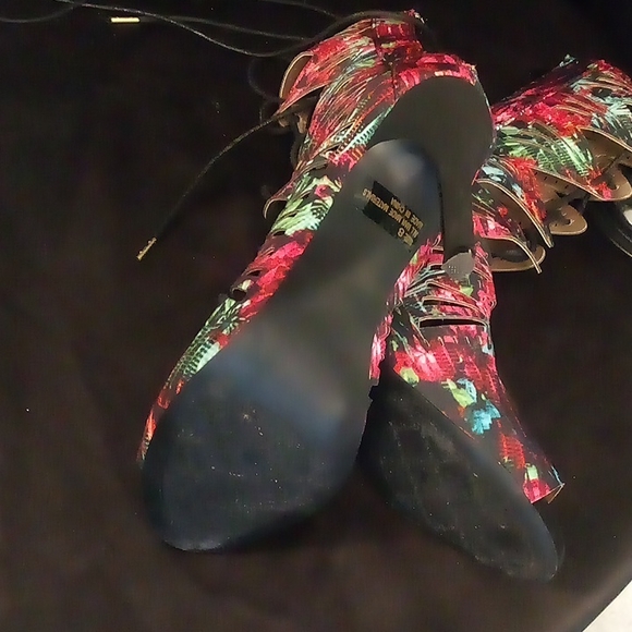 Qupid size 8 multi color heels - Picture 4 of 6
